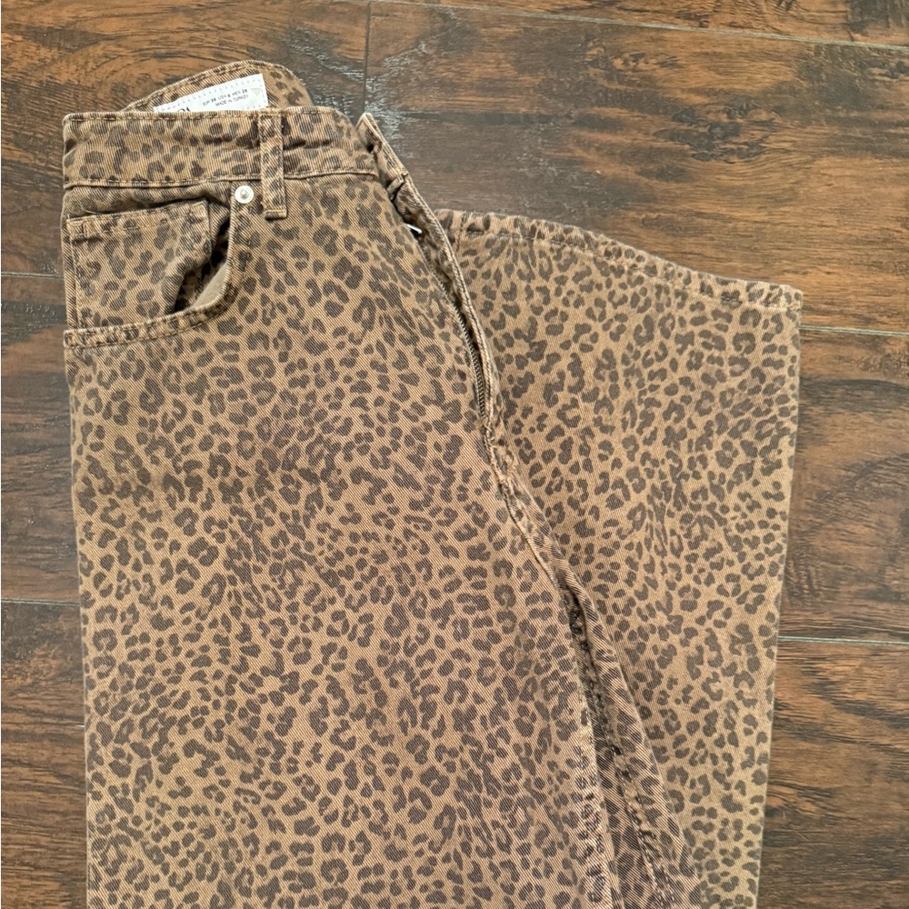 zara baggy/wide leg leopard jean